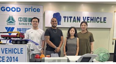 Venezuelan Customers Visit TITAN to Buy Removable Gooseneck Trailer